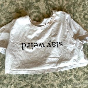 Cropped stay weird tshirt